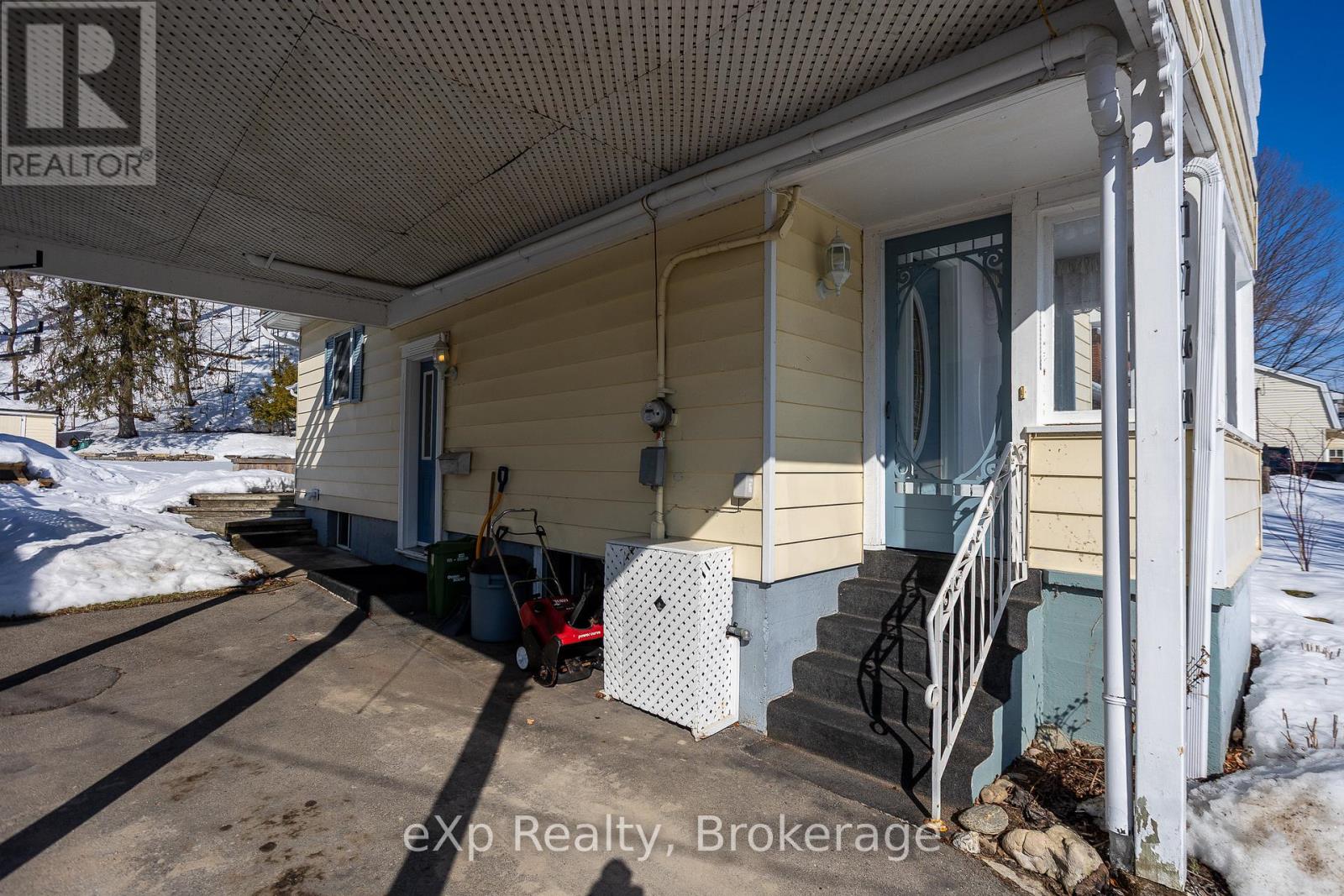 1760 5th Avenue W, Owen Sound, Ontario  N4K 5B8 - Photo 2 - X12861264