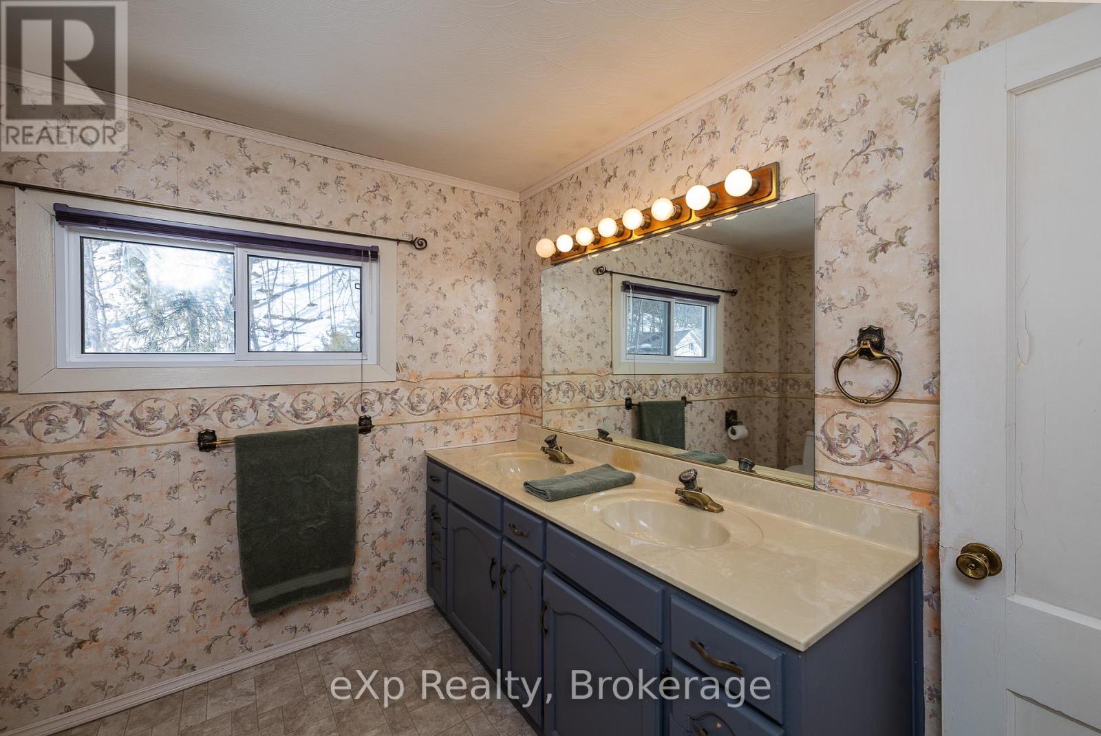 1760 5th Avenue W, Owen Sound, Ontario  N4K 5B8 - Photo 26 - X12861264