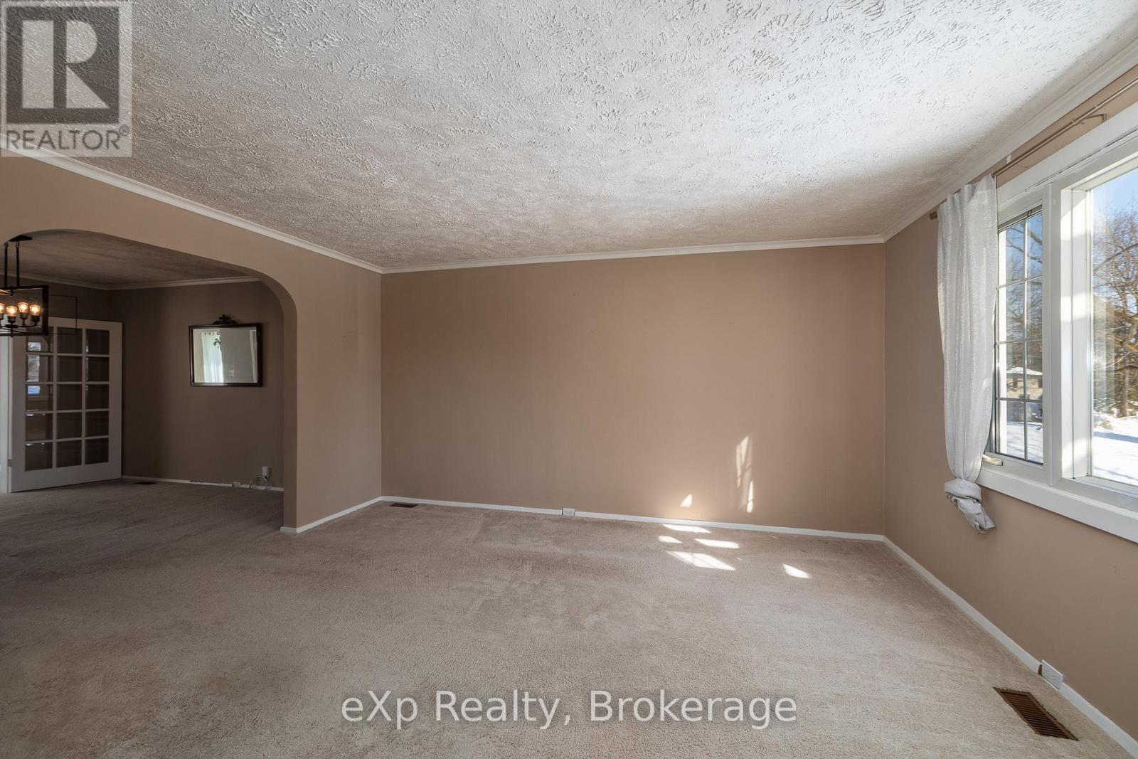 1760 5th Avenue W, Owen Sound, Ontario  N4K 5B8 - Photo 7 - X12861264