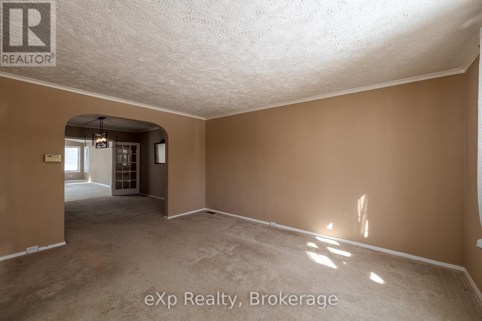 1760 5th Avenue W, Owen Sound, Ontario  N4K 5B8 - Photo 8 - X12861264