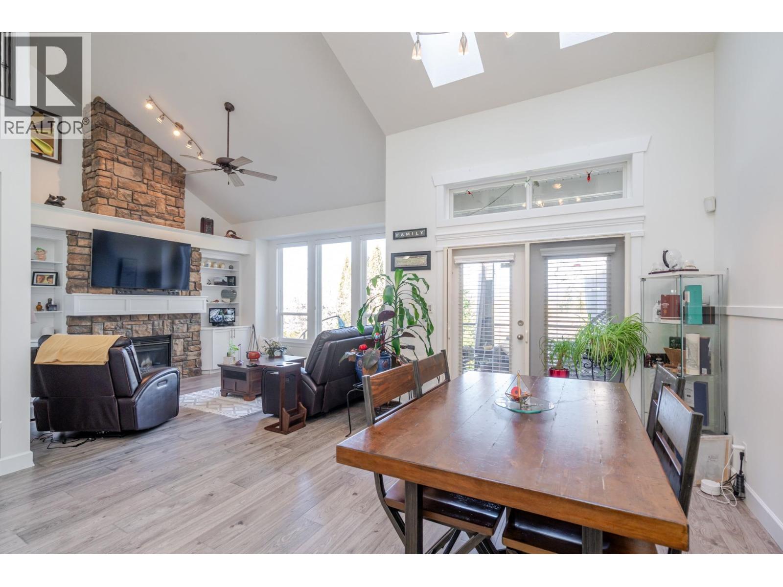 10510 Baker Place, Maple Ridge, British Columbia  V2W 2C2 - Photo 11 - R3095720