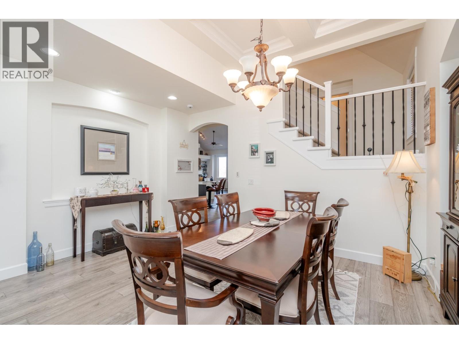 10510 Baker Place, Maple Ridge, British Columbia  V2W 2C2 - Photo 6 - R3095720