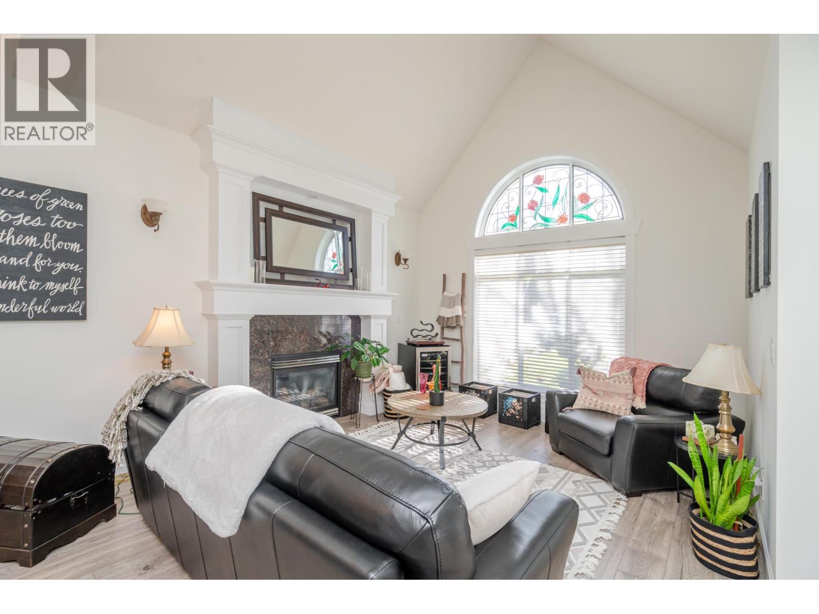 10510 Baker Place, Maple Ridge, British Columbia  V2W 2C2 - Photo 4 - R3095720