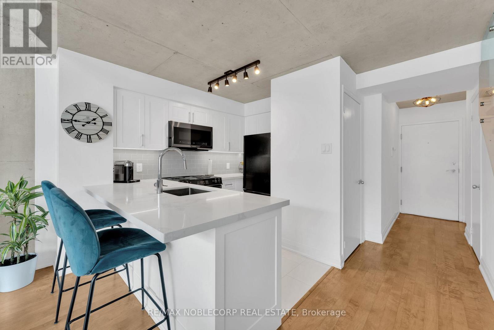 323 - 954 King Street W, Toronto, Ontario  M6K 3L9 - Photo 4 - C12860972