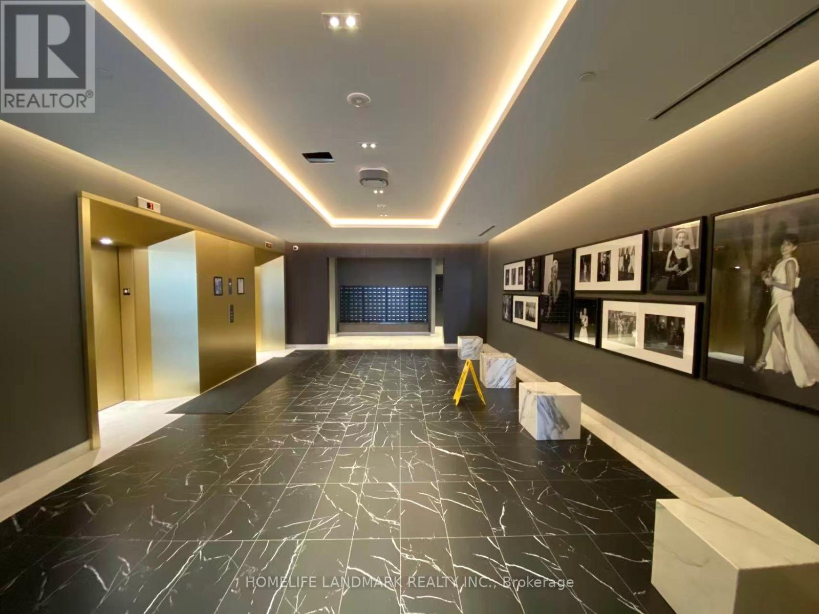 618 - 500 DUPONT STREET, Toronto, Ontario