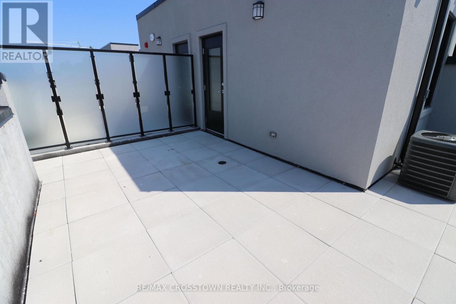 3rd - 57-861 Sheppard Avenue W, Toronto, Ontario M3H 2T5 - Photo 11 - C12861080