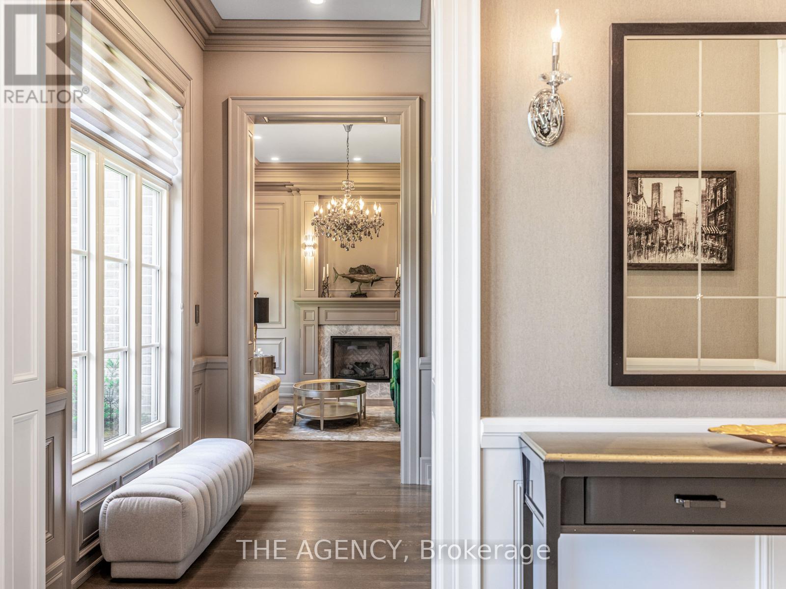 1 Suncrest Drive, Toronto, Ontario  M3C 2L1 - Photo 5 - C12861138