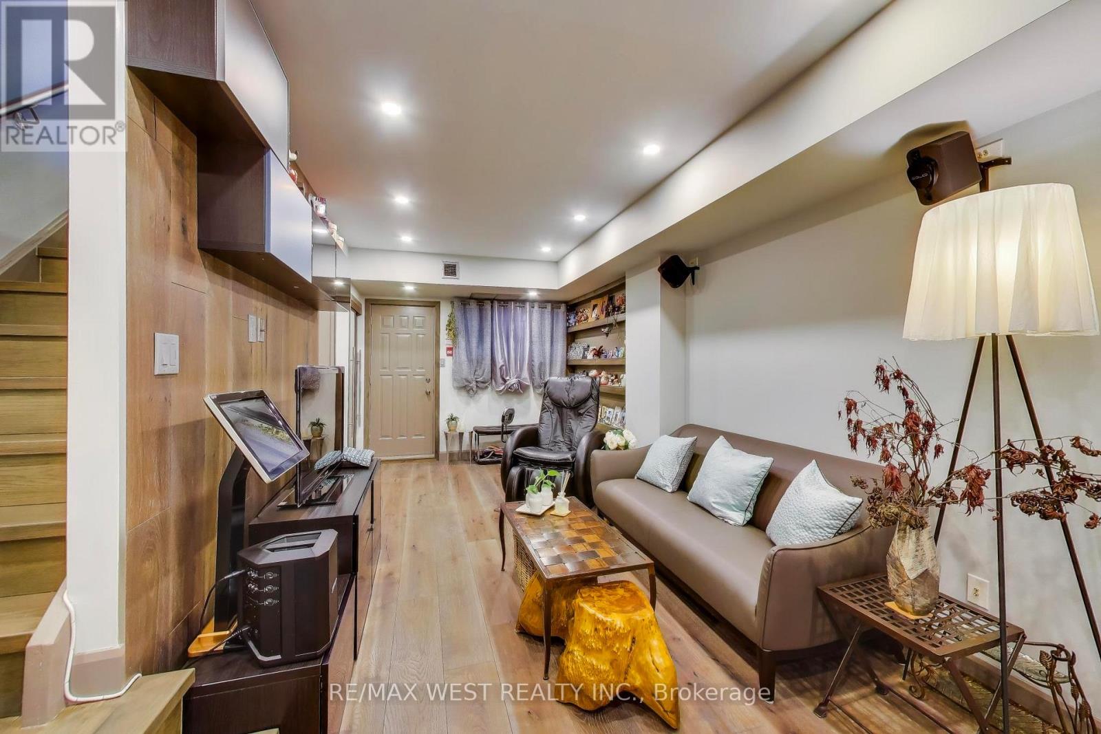 21 Dundonald Street, Toronto, Ontario  M4Y 1K3 - Photo 12 - C12861140