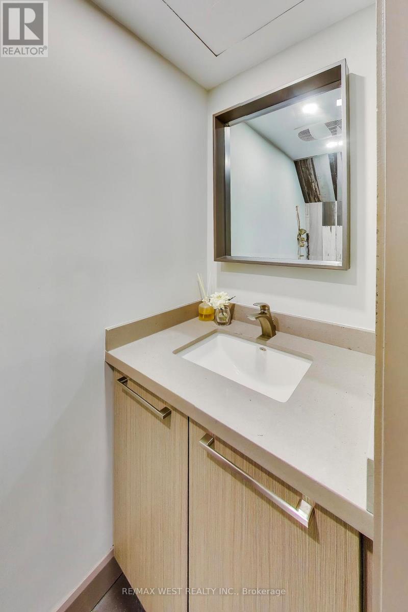 21 Dundonald Street, Toronto, Ontario  M4Y 1K3 - Photo 14 - C12861140