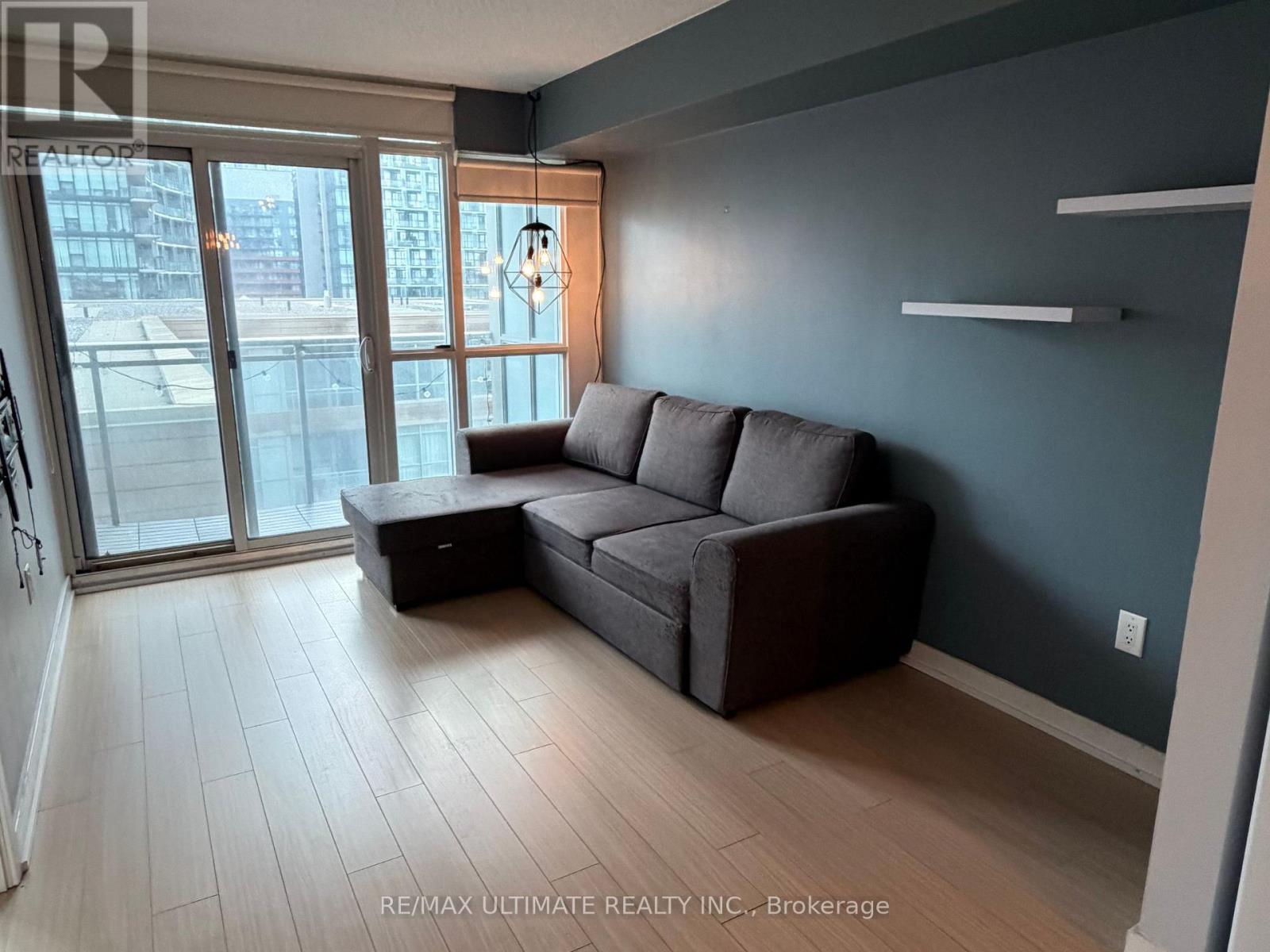 1105 - 15 Iceboat Terrace, Toronto, Ontario  M5V 4A5 - Photo 3 - C12861156