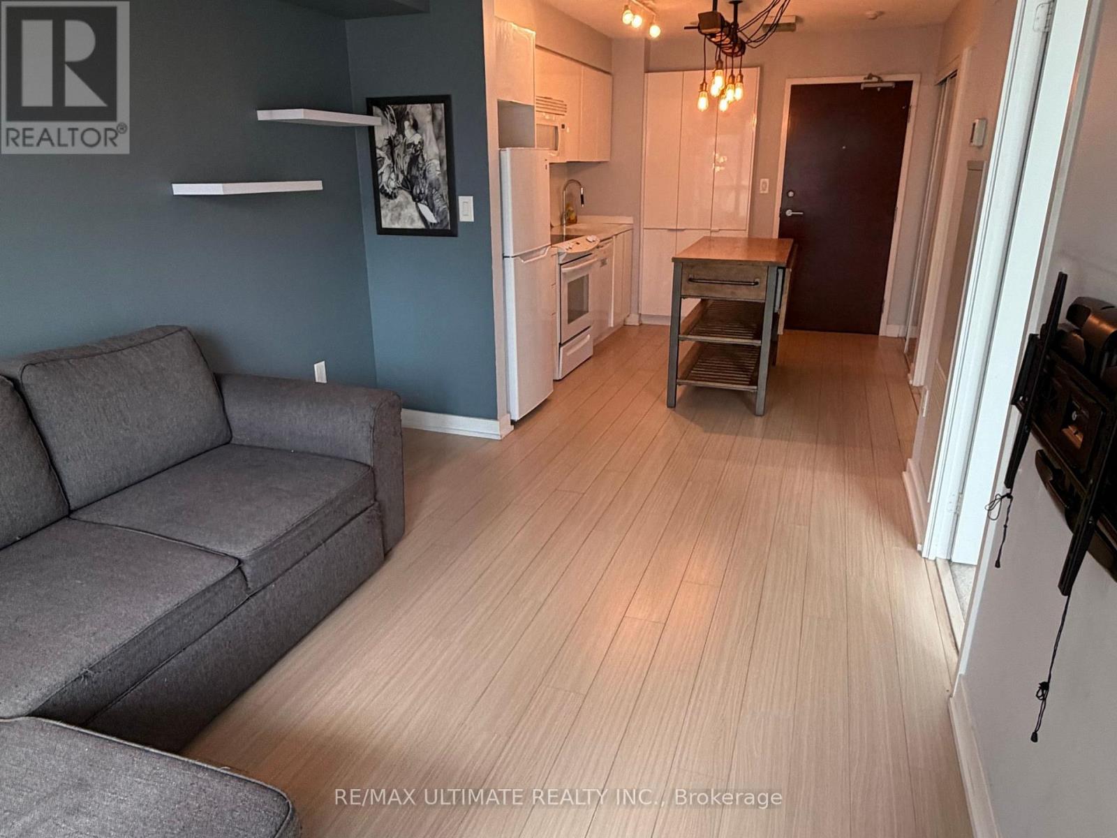 1105 - 15 Iceboat Terrace, Toronto, Ontario  M5V 4A5 - Photo 4 - C12861156