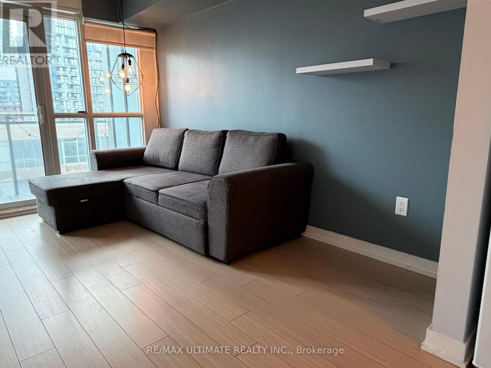 1105 - 15 Iceboat Terrace, Toronto, Ontario  M5V 4A5 - Photo 7 - C12861156