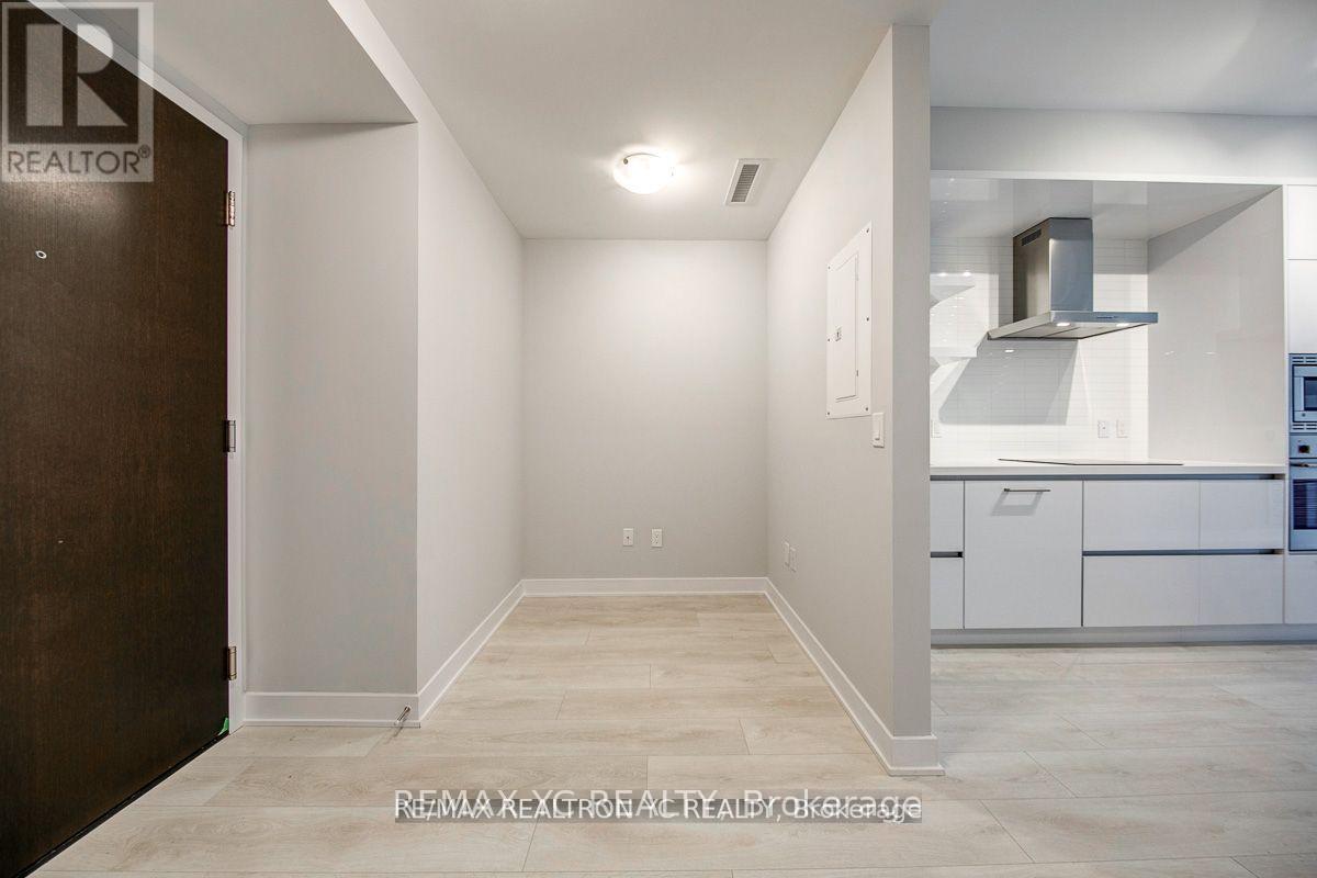 1010 - 2221 Yonge Street, Toronto, Ontario  M4S 2B4 - Photo 2 - C12861242