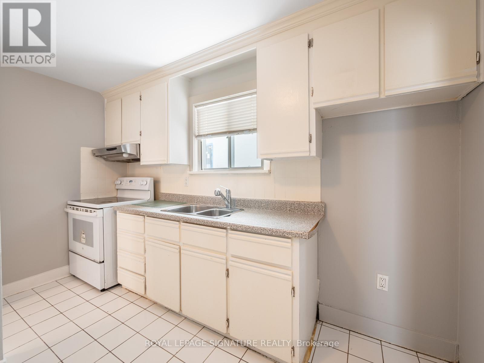 27 King High Avenue, Toronto, Ontario  M3H 3A8 - Photo 10 - C12861250