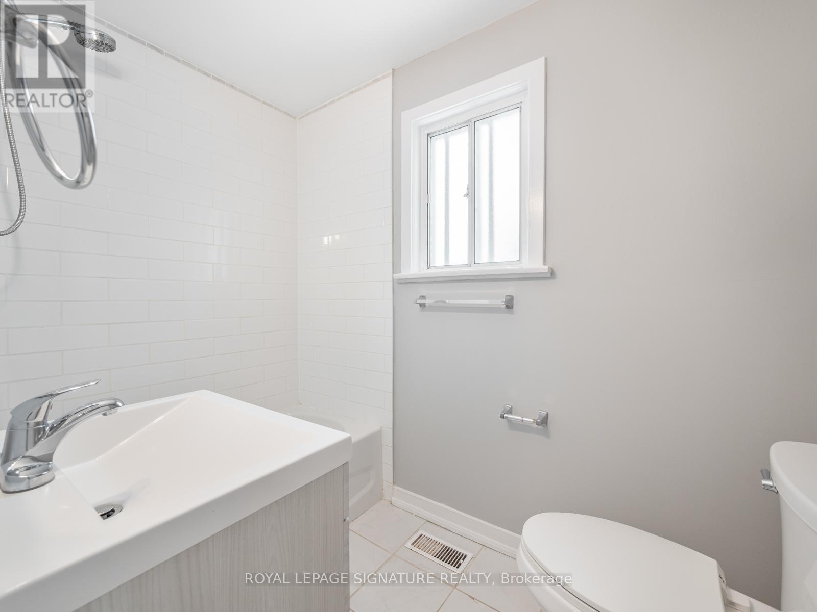 27 King High Avenue, Toronto, Ontario  M3H 3A8 - Photo 14 - C12861250