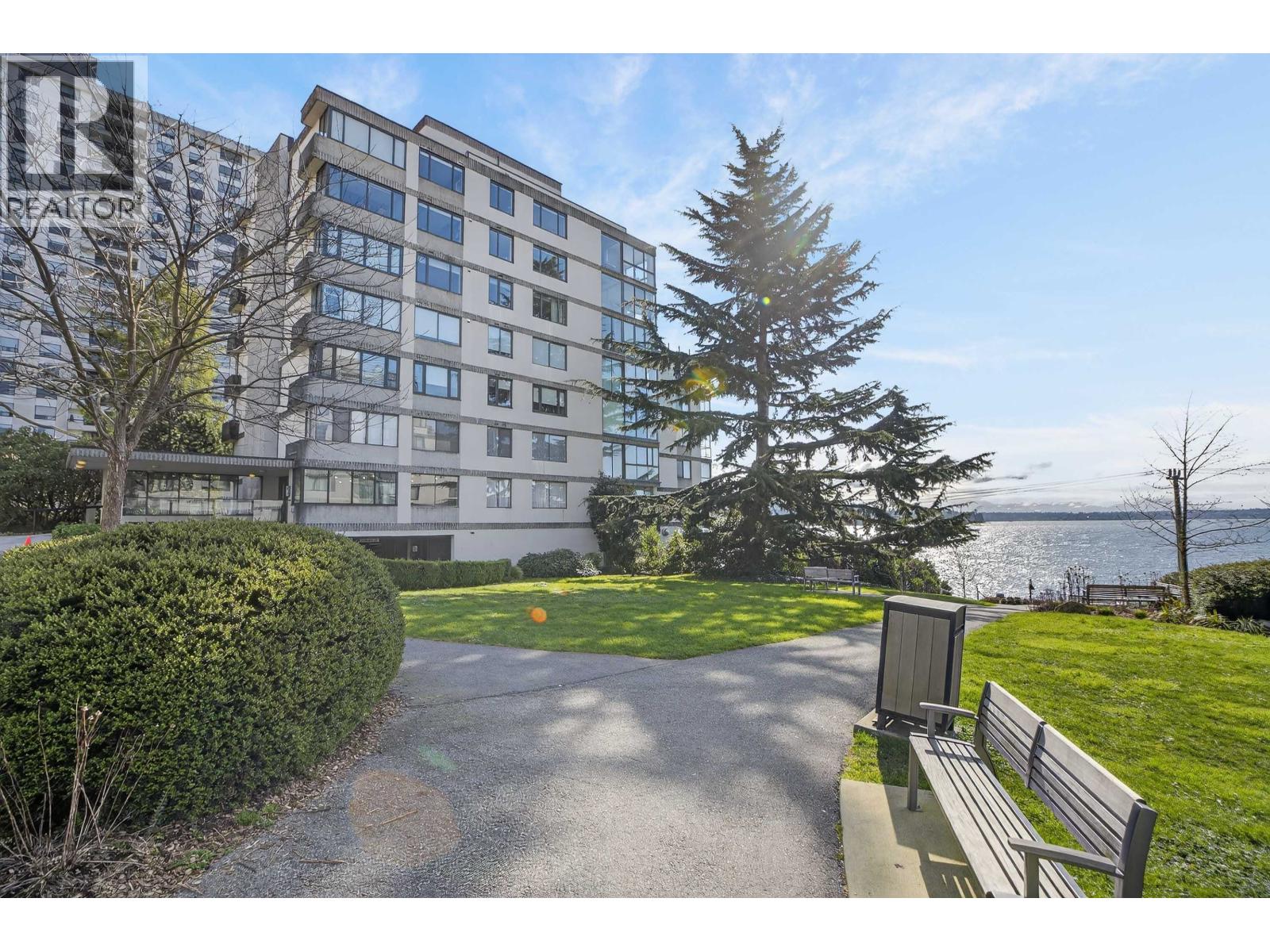 203 2090 Argyle Avenue, West Vancouver, British Columbia V7V 4R4 - Photo 39 - R3096212