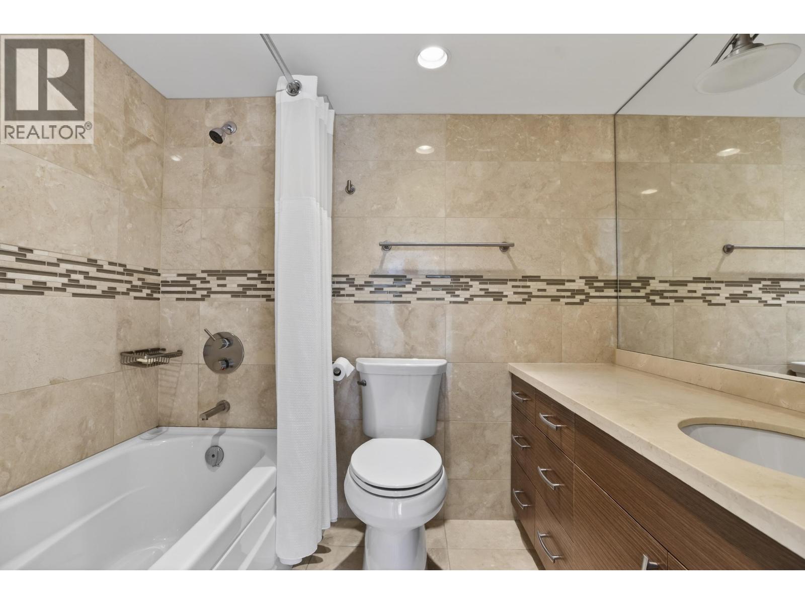 203 2090 Argyle Avenue, West Vancouver, British Columbia V7V 4R4 - Photo 33 - R3096212