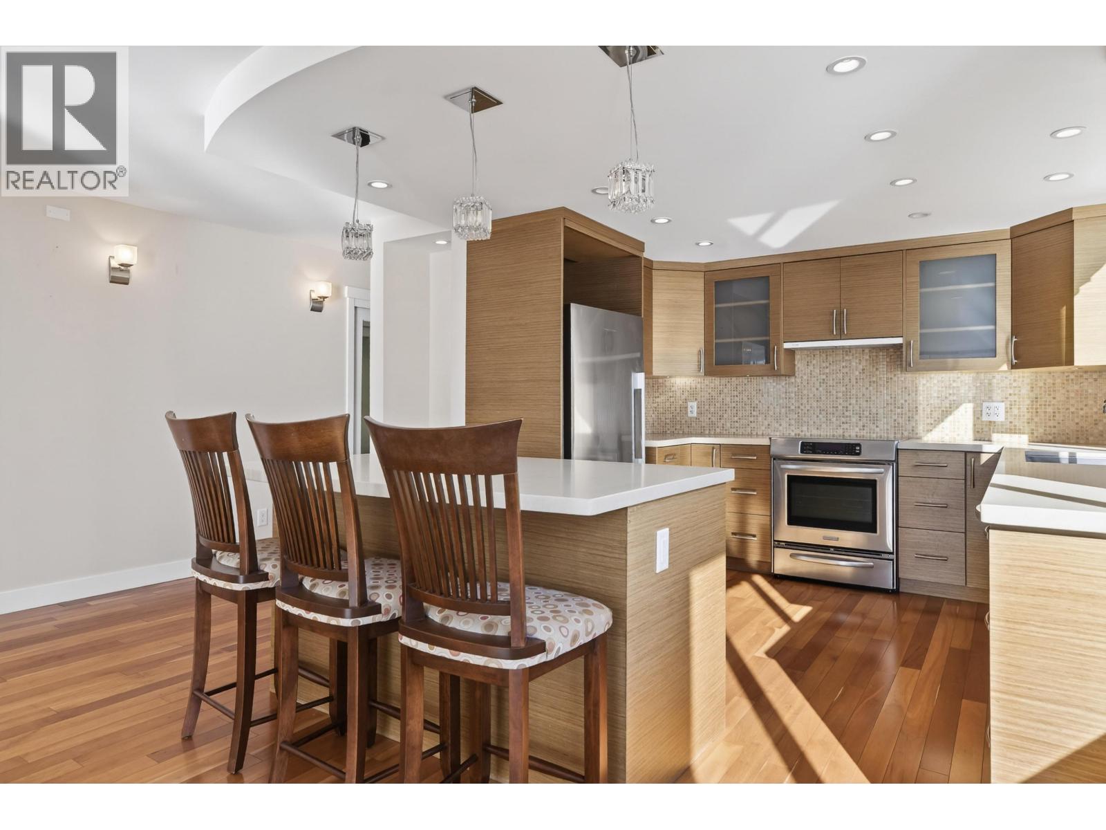 203 2090 Argyle Avenue, West Vancouver, British Columbia V7V 4R4 - Photo 12 - R3096212