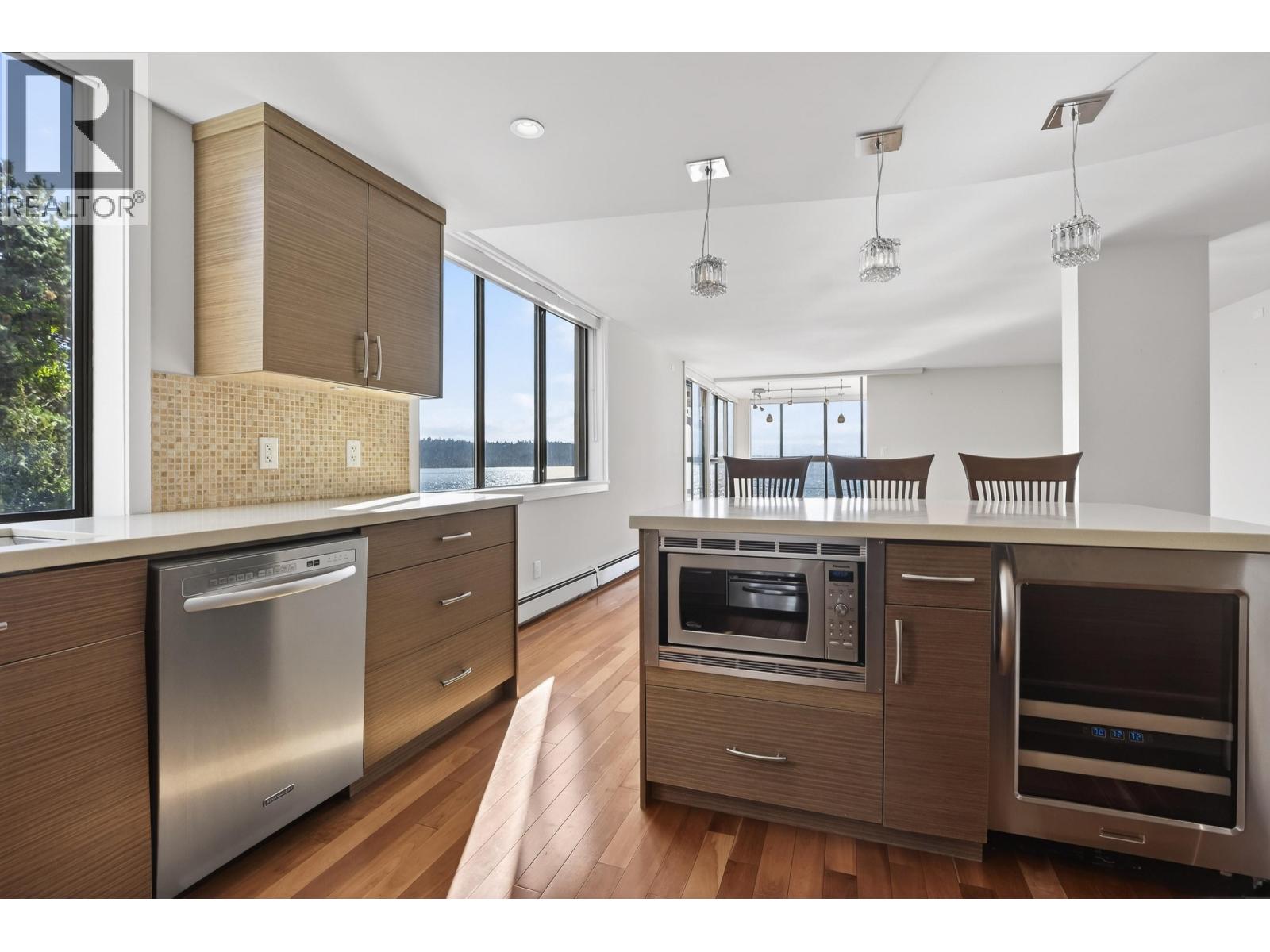 203 2090 Argyle Avenue, West Vancouver, British Columbia V7V 4R4 - Photo 17 - R3096212