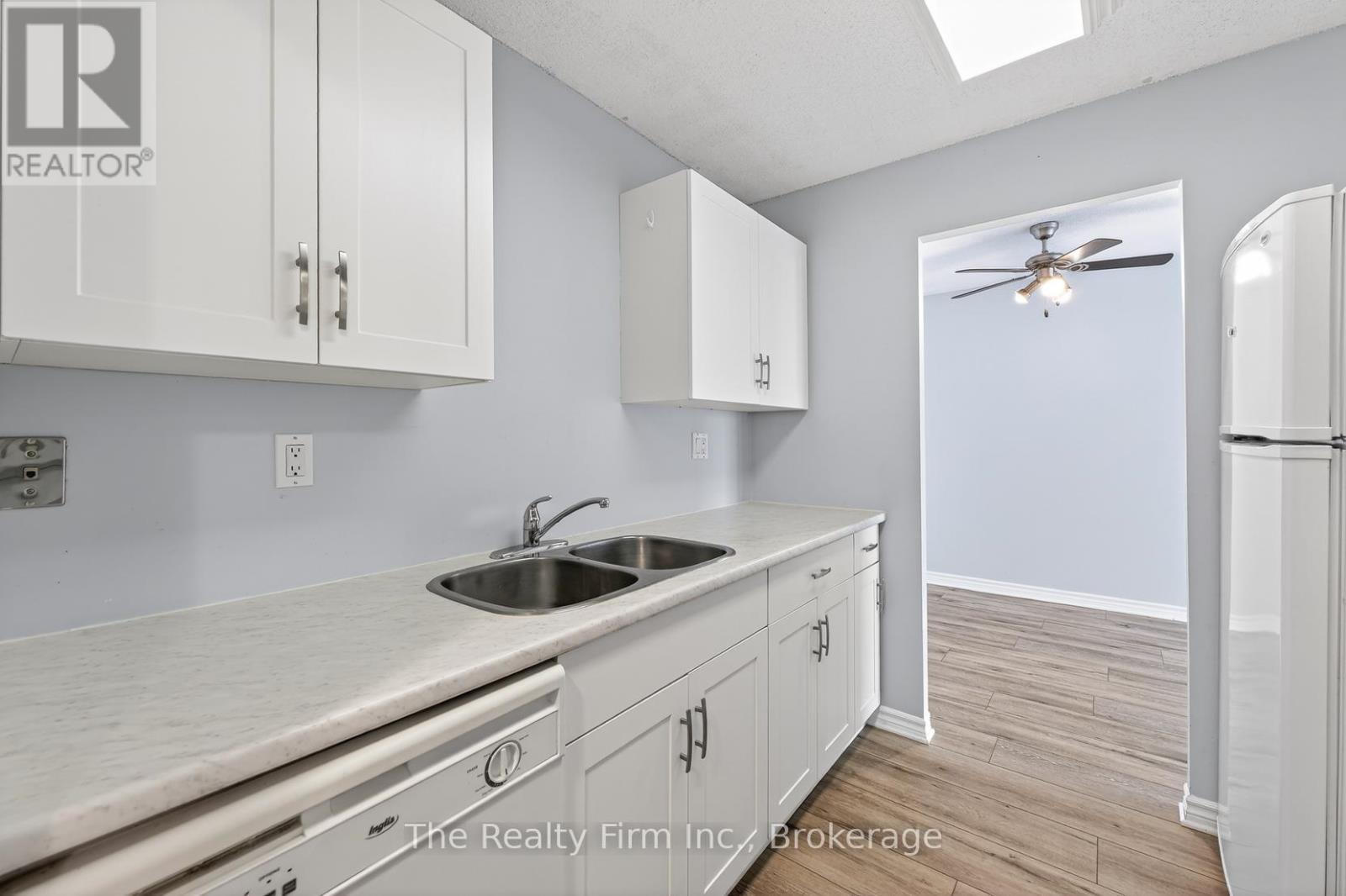 Photo 4 of 29 for 1515 - 45 Pond Mills Road