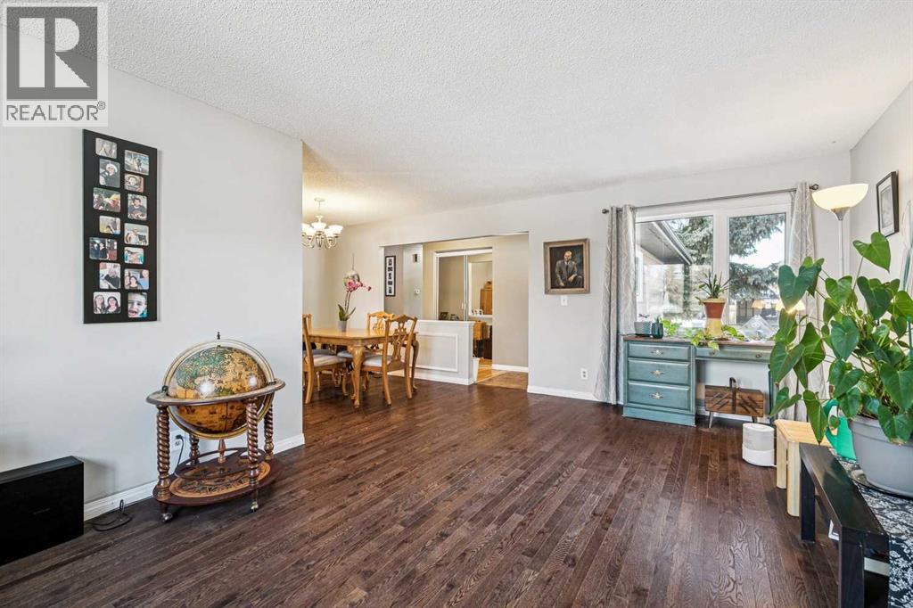 144 Waldron Avenue, Okotoks, Alberta  T1S 1E1 - Photo 6 - A2288213