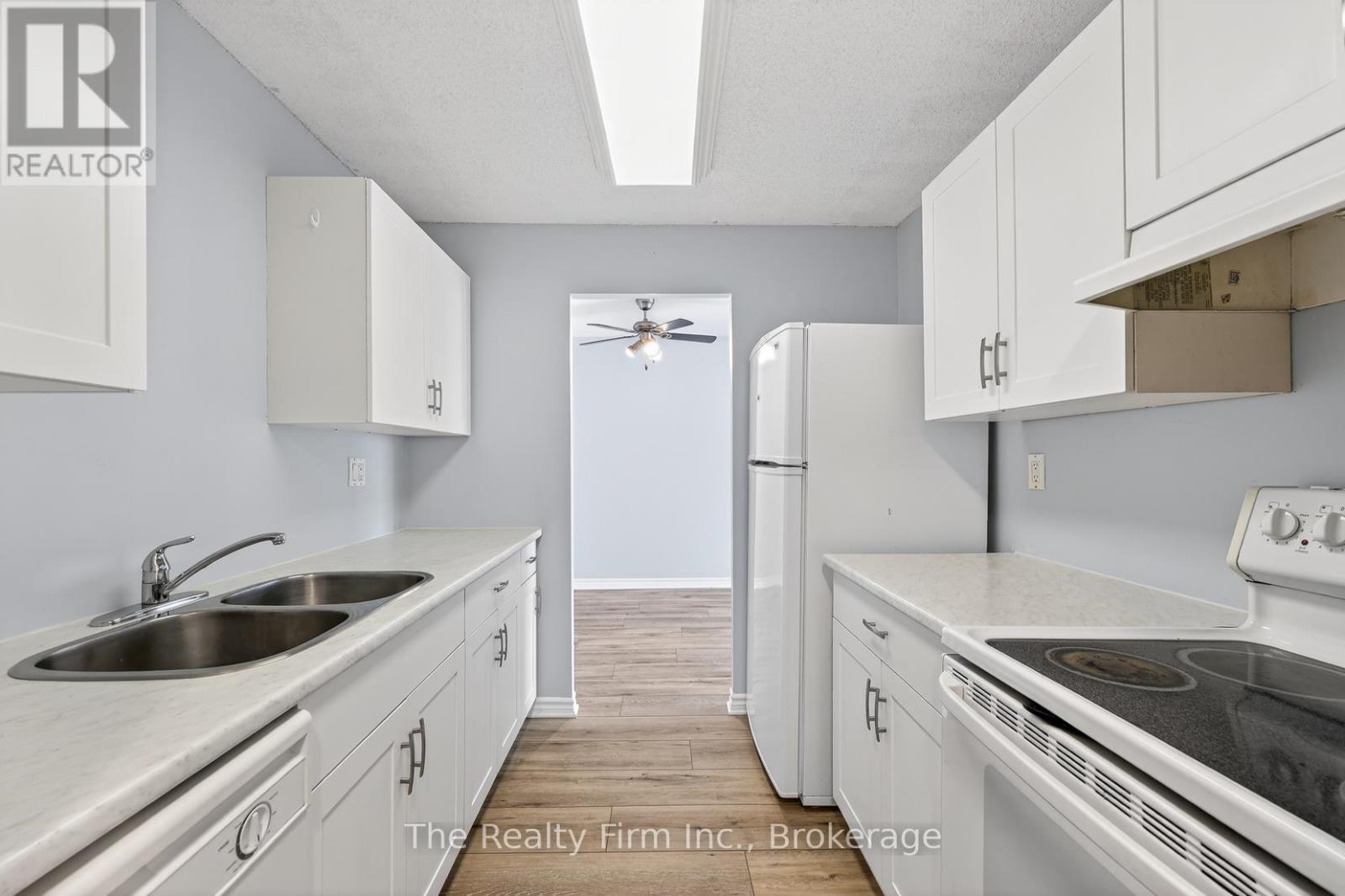 1515 - 45 Pond Mills Road, London South, Ontario  N5Z 4W5 - Photo 6 - X12861226