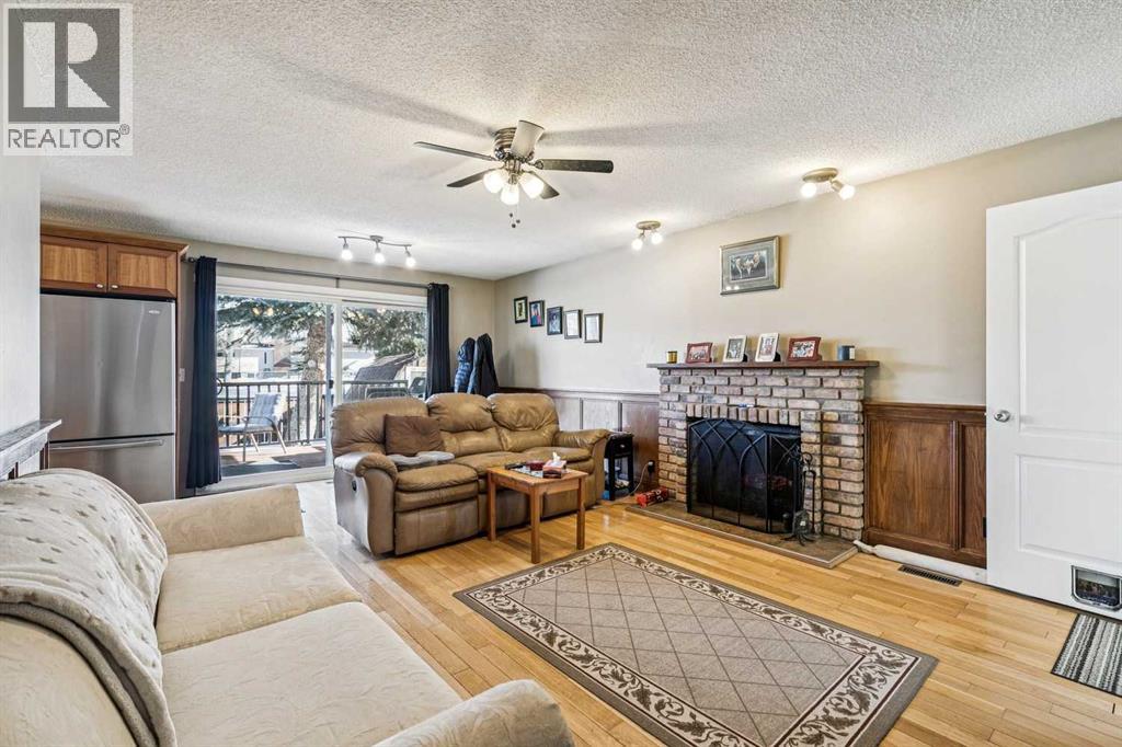 144 Waldron Avenue, Okotoks, Alberta  T1S 1E1 - Photo 12 - A2288213