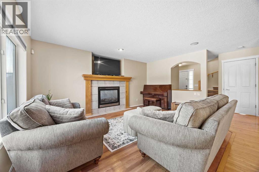 83 Cougarstone Way Sw, Calgary, Alberta  T3H 4Z6 - Photo 6 - A2289157