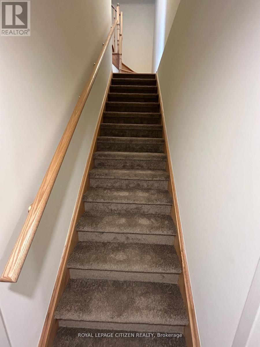 24 Esquire Way E, Whitby, Ontario  L1R 3K4 - Photo 7 - E12861054