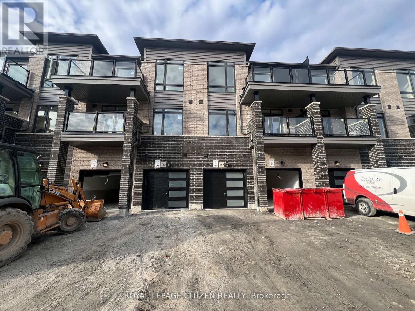 24 Esquire Way, Whitby, Ontario  L1R 0S7 - Photo 2 - E12861056