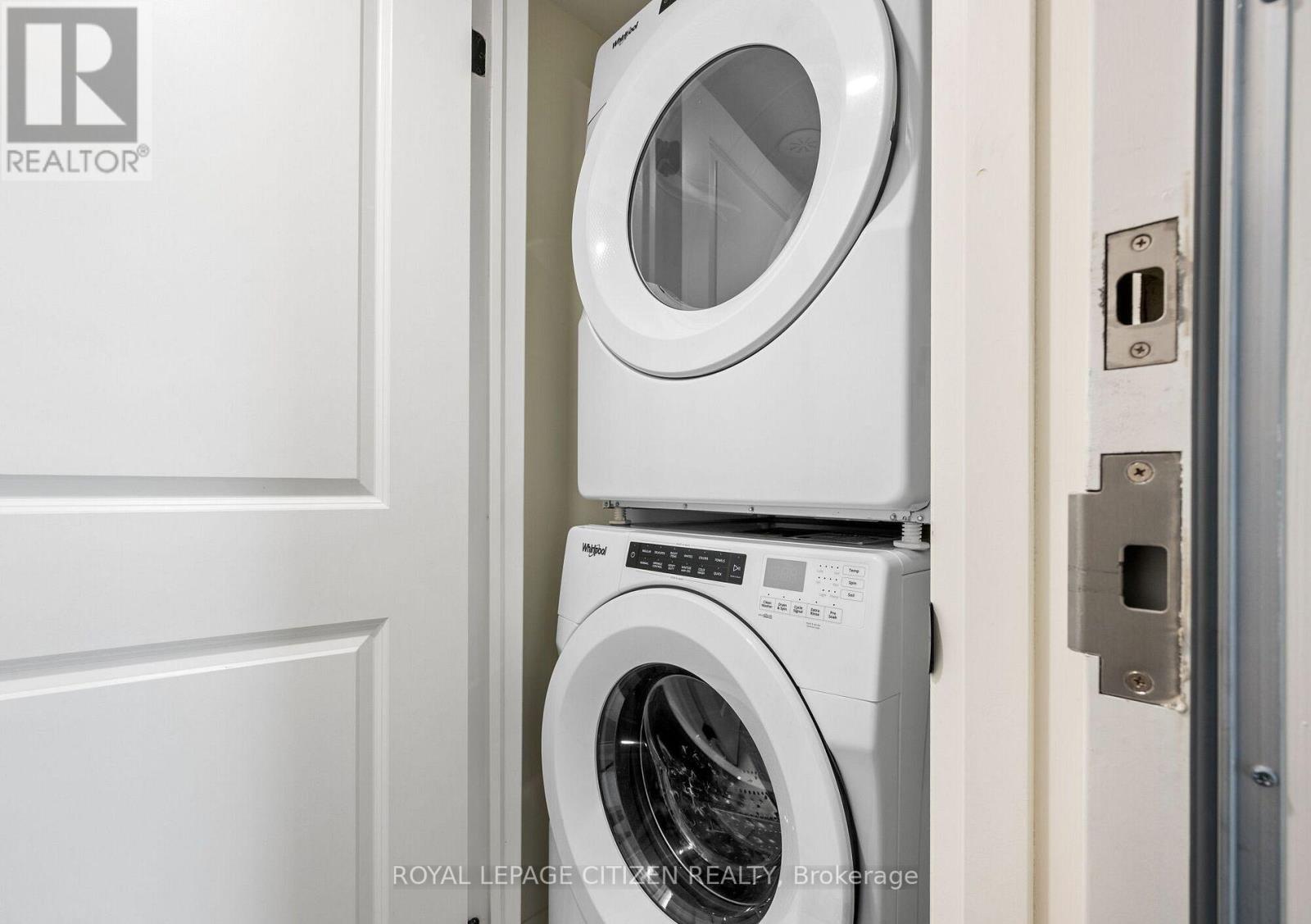 24 Esquire Way, Whitby, Ontario  L1R 0S7 - Photo 6 - E12861056