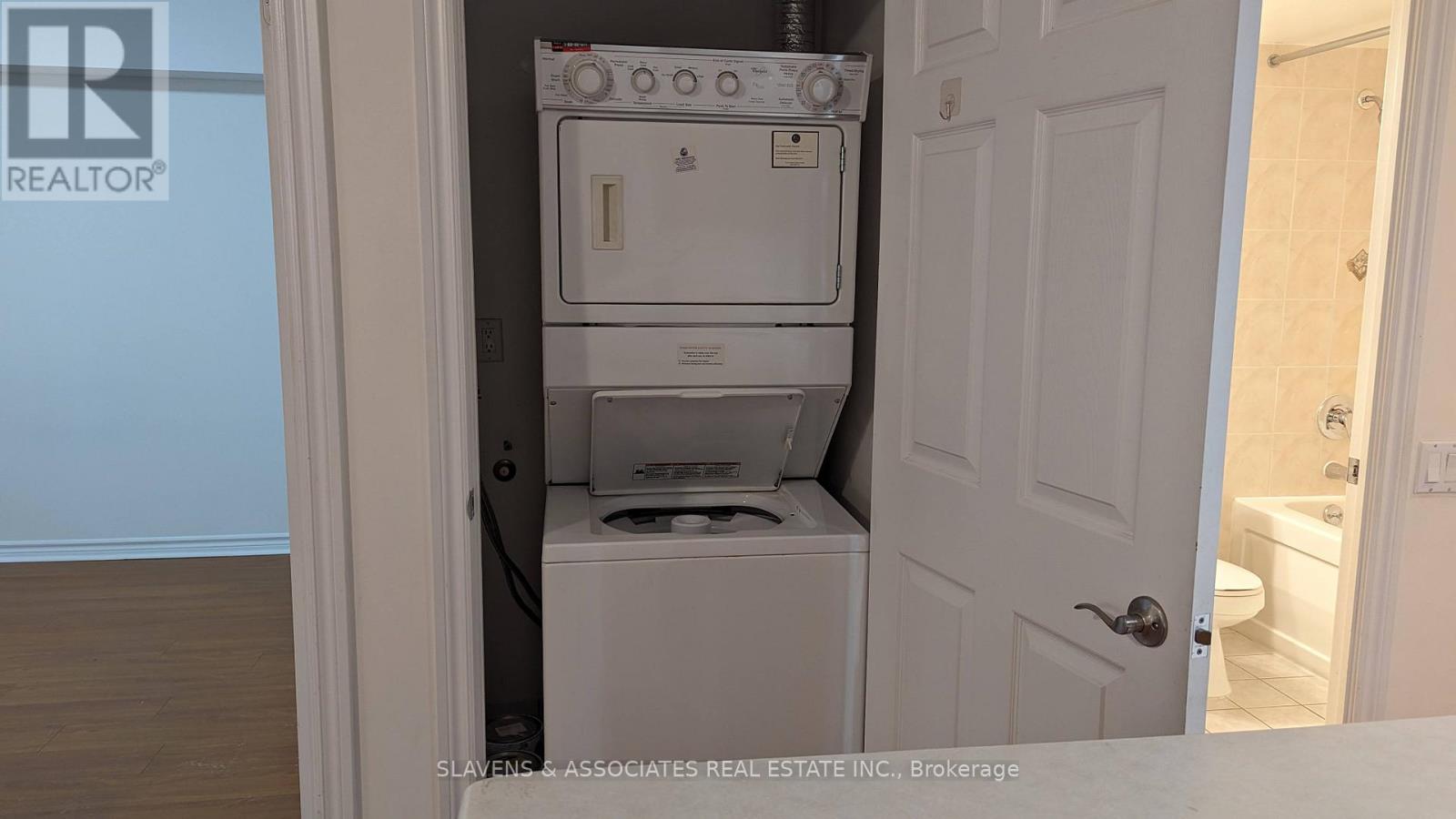 402 - 61 Town Centre Court, Toronto, Ontario  M1P 5C5 - Photo 13 - E12861112