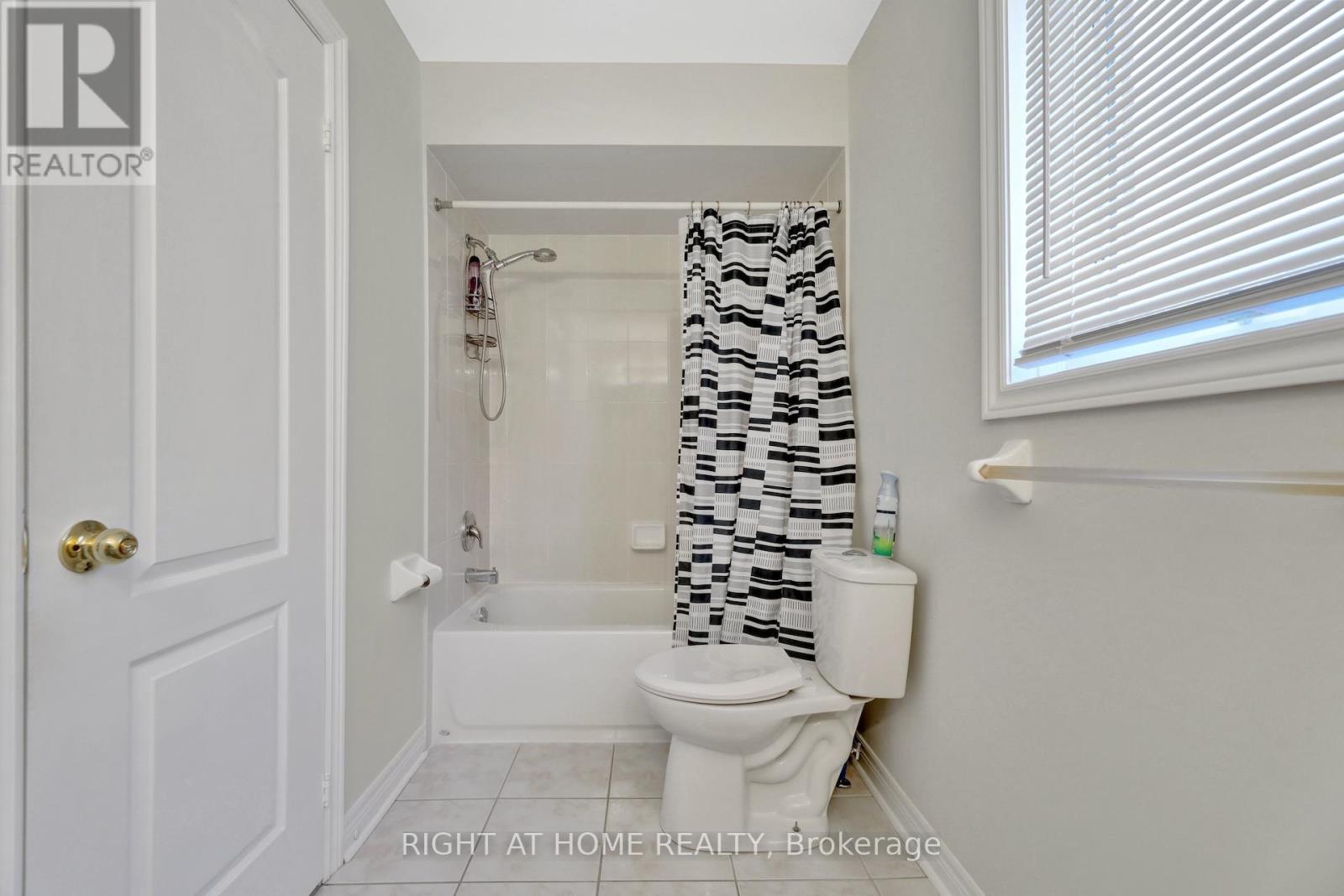 62 Martini Drive, Richmond Hill, Ontario  L4S 2T7 - Photo 21 - N12861004