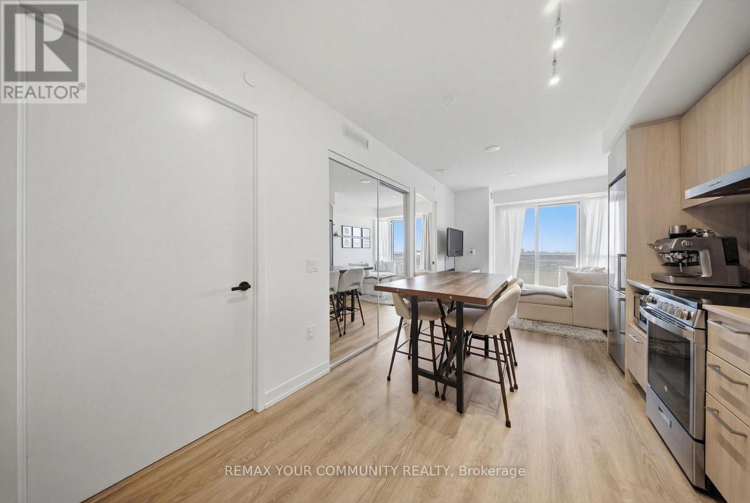 905 - 195 Commerce Street, Vaughan (Vaughan Corporate Centre), Ontario  L4K 0P9 - Photo 3 - N12861042