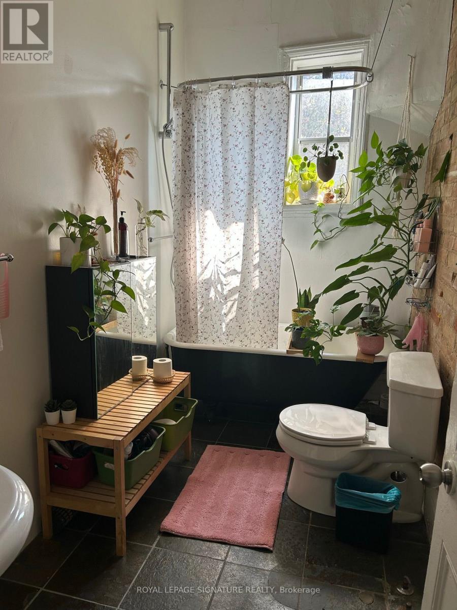 Upper - 263 Wellesley Street E, Toronto, Ontario  M4X 1G8 - Photo 13 - C12861238