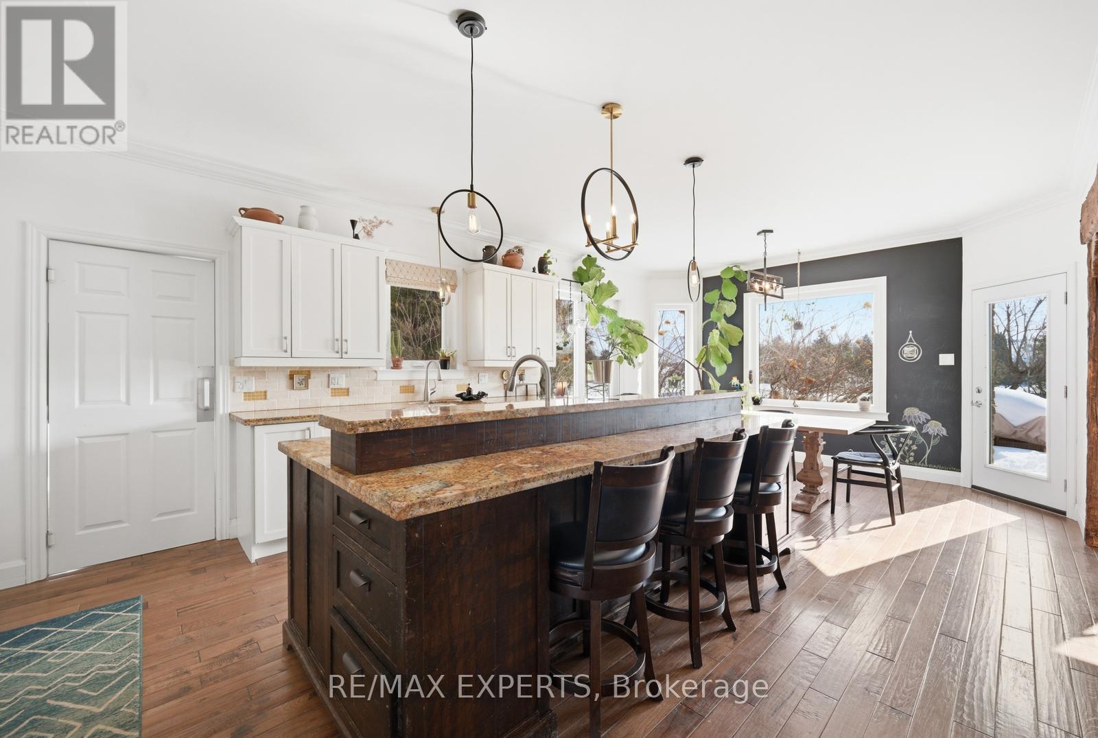 11 Basswood Circle, Oro-Medonte, Ontario  L0L 2L0 - Photo 15 - S12861176