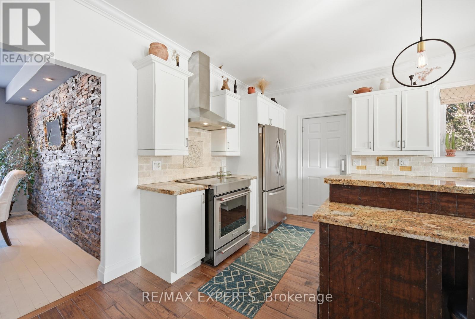 11 Basswood Circle, Oro-Medonte, Ontario  L0L 2L0 - Photo 16 - S12861176