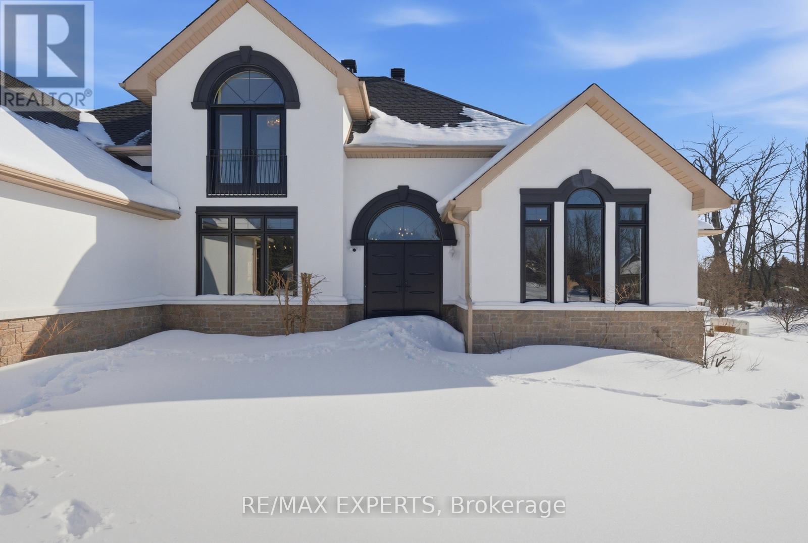 11 Basswood Circle, Oro-Medonte, Ontario  L0L 2L0 - Photo 4 - S12861176