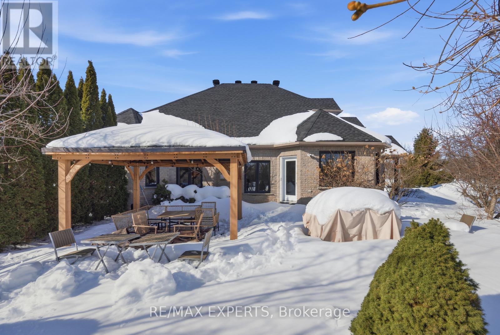 11 Basswood Circle, Oro-Medonte, Ontario  L0L 2L0 - Photo 44 - S12861176