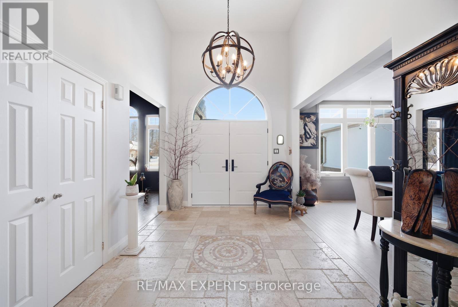 11 Basswood Circle, Oro-Medonte, Ontario  L0L 2L0 - Photo 5 - S12861176