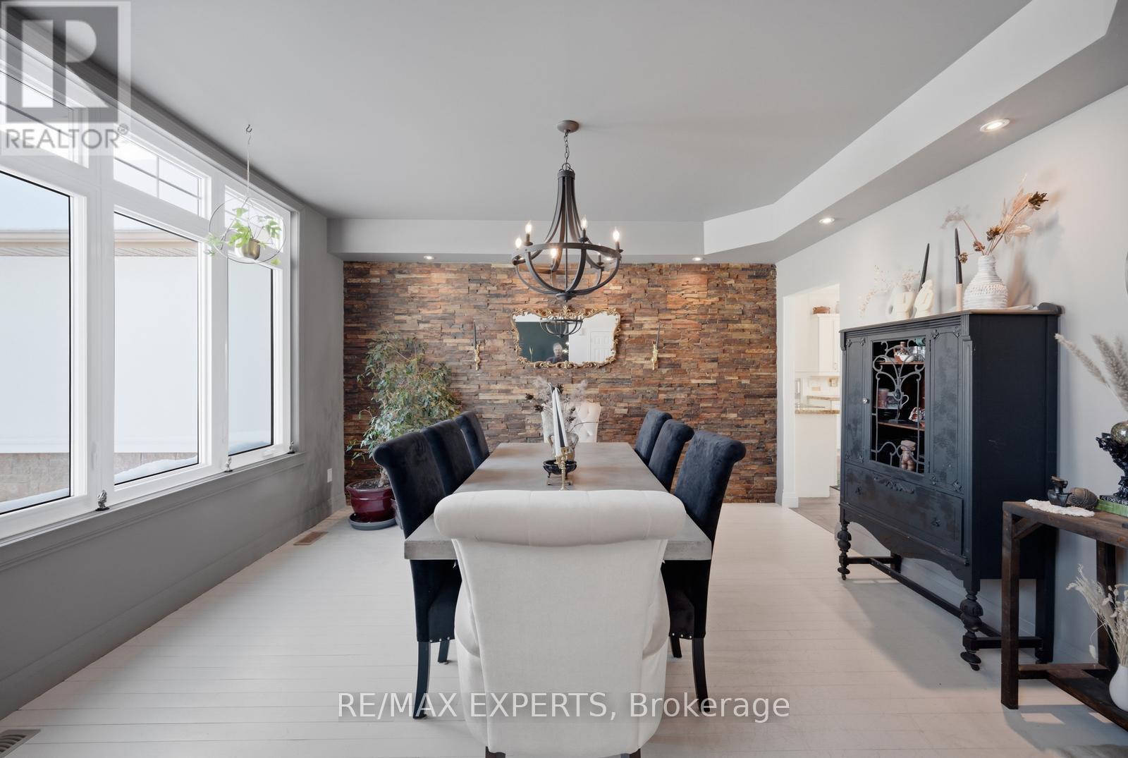 11 Basswood Circle, Oro-Medonte, Ontario  L0L 2L0 - Photo 7 - S12861176