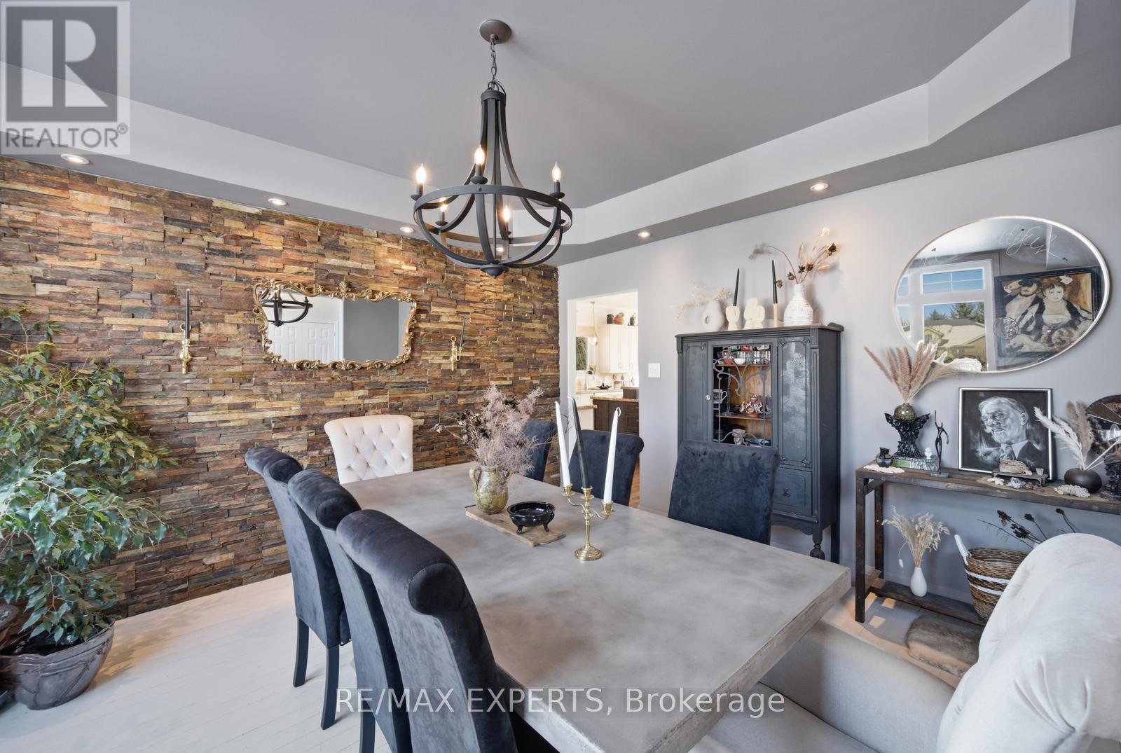 11 Basswood Circle, Oro-Medonte, Ontario  L0L 2L0 - Photo 8 - S12861176