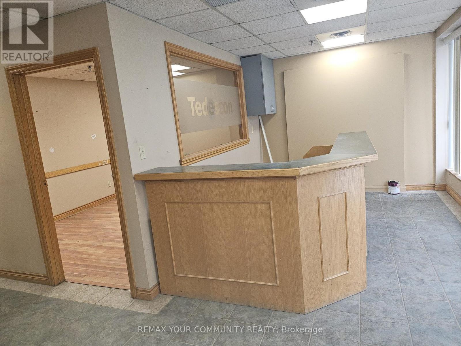 Unknown Address, ,    - Photo 2 - N12860504