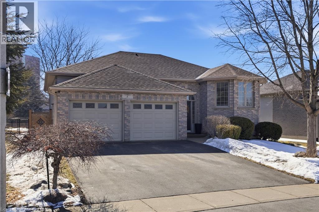 5 BRADBURY Crescent, Paris, Ontario