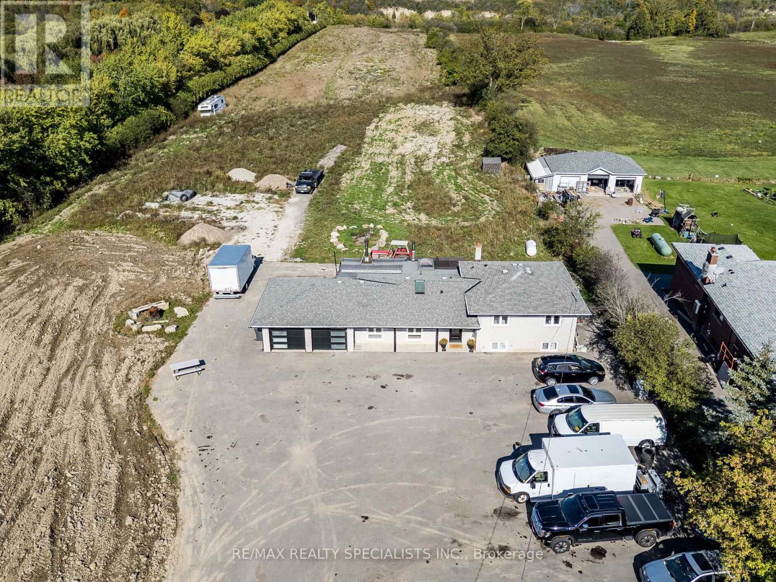 13207 Centreville Creek Drive, Caledon, Ontario  L7C 3B8 - Photo 2 - W12861058