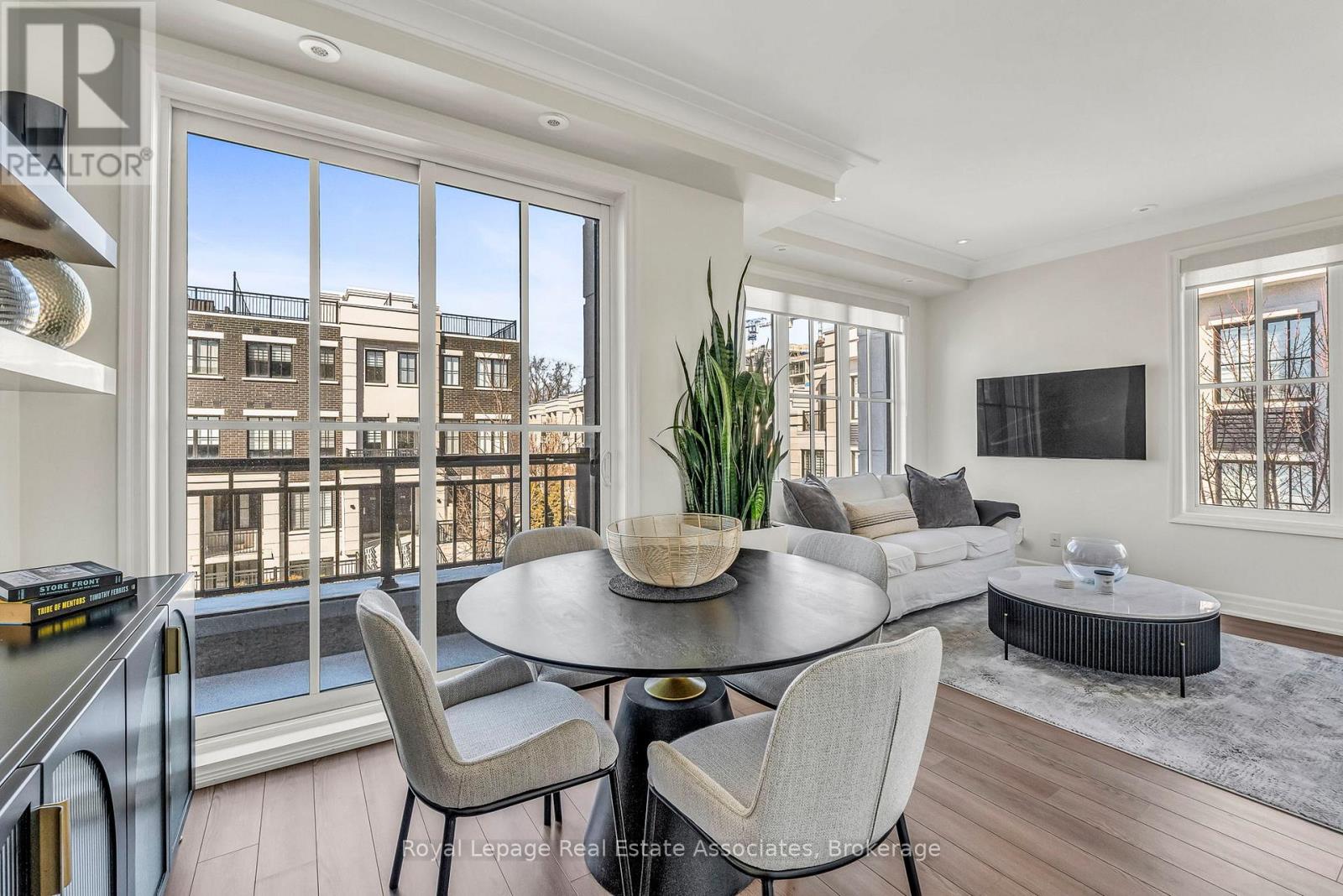 203 - 652 Cricklewood Drive, Mississauga, Ontario  L5E 0A5 - Photo 11 - W12861068