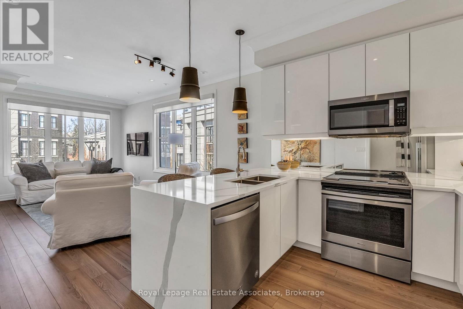 203 - 652 Cricklewood Drive, Mississauga, Ontario  L5E 0A5 - Photo 12 - W12861068