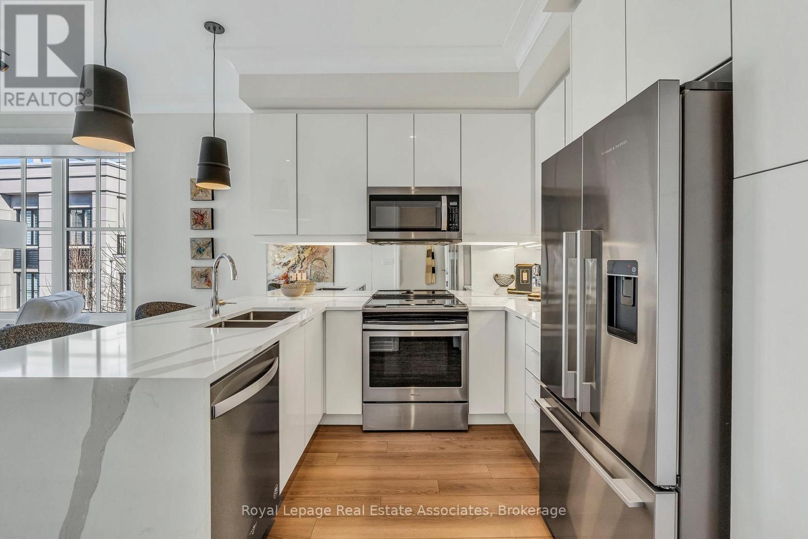 203 - 652 Cricklewood Drive, Mississauga, Ontario  L5E 0A5 - Photo 13 - W12861068