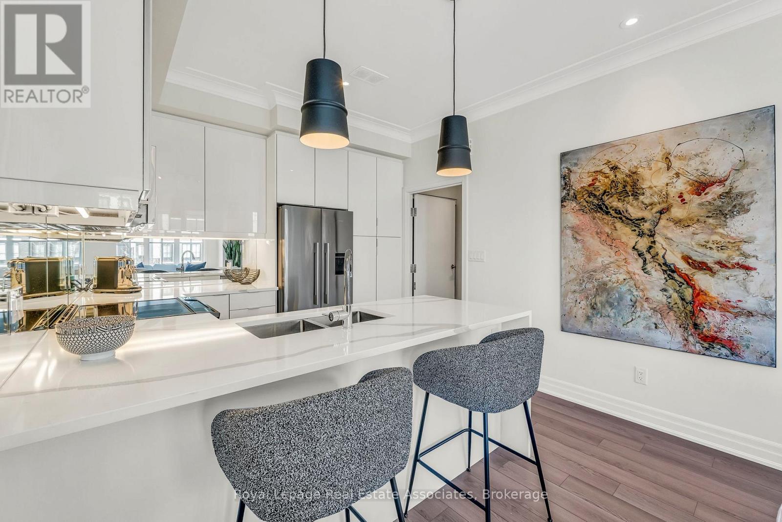 203 - 652 Cricklewood Drive, Mississauga, Ontario  L5E 0A5 - Photo 16 - W12861068