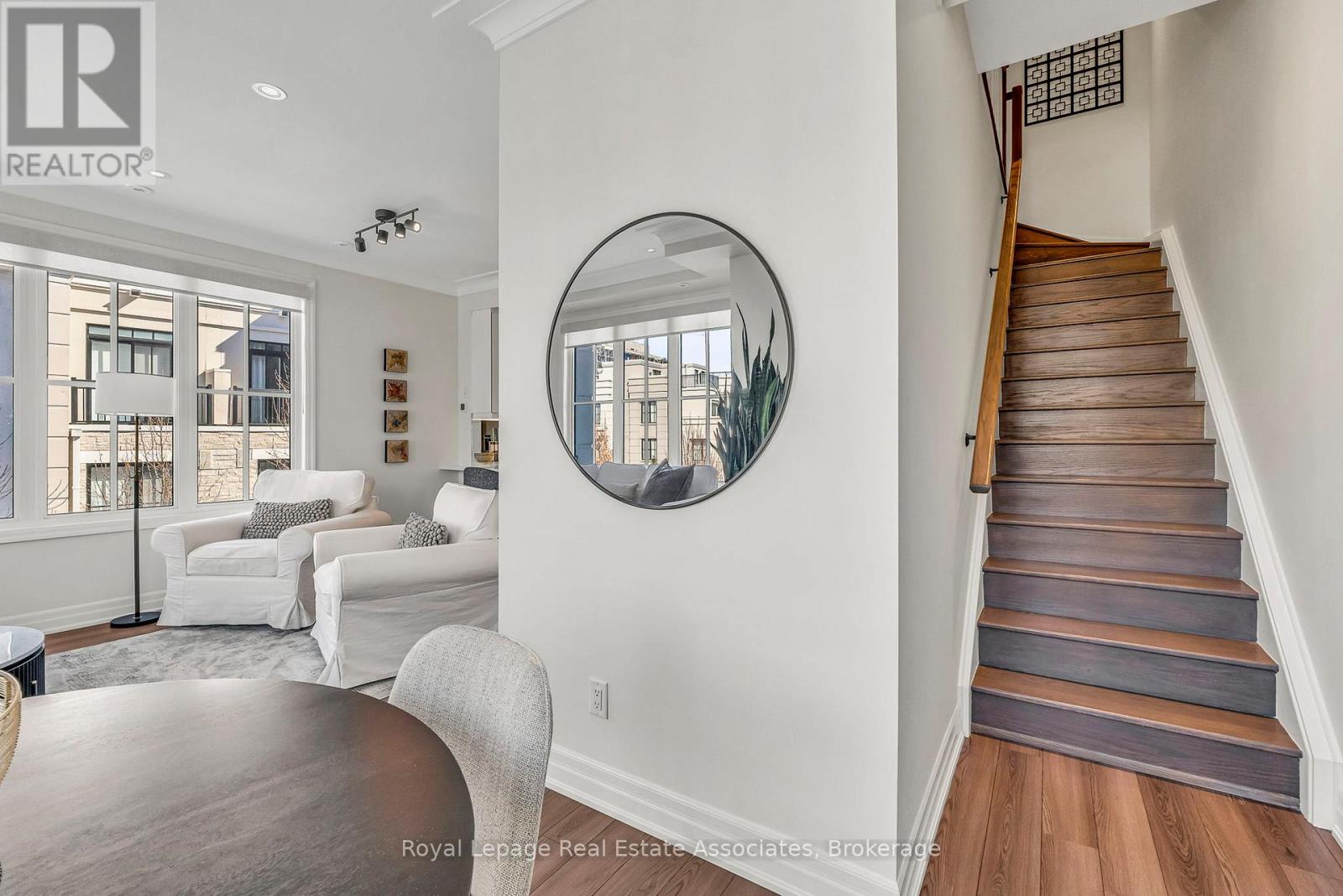 203 - 652 Cricklewood Drive, Mississauga, Ontario  L5E 0A5 - Photo 17 - W12861068